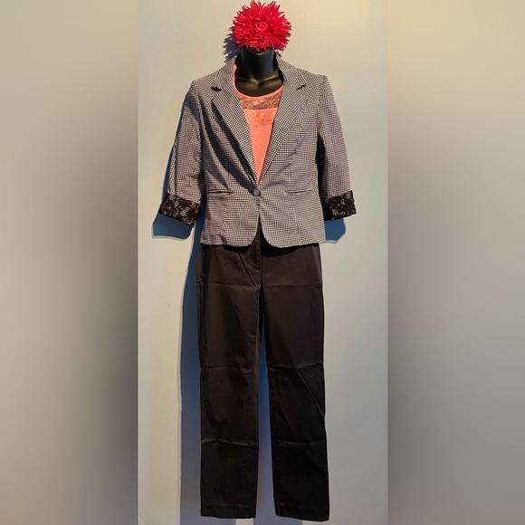 🛑 4/$25 2pc Outfit - Picture 1 of 8